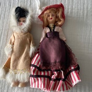 1960-1970 Vintage Arco gas station Dolls of the world collection